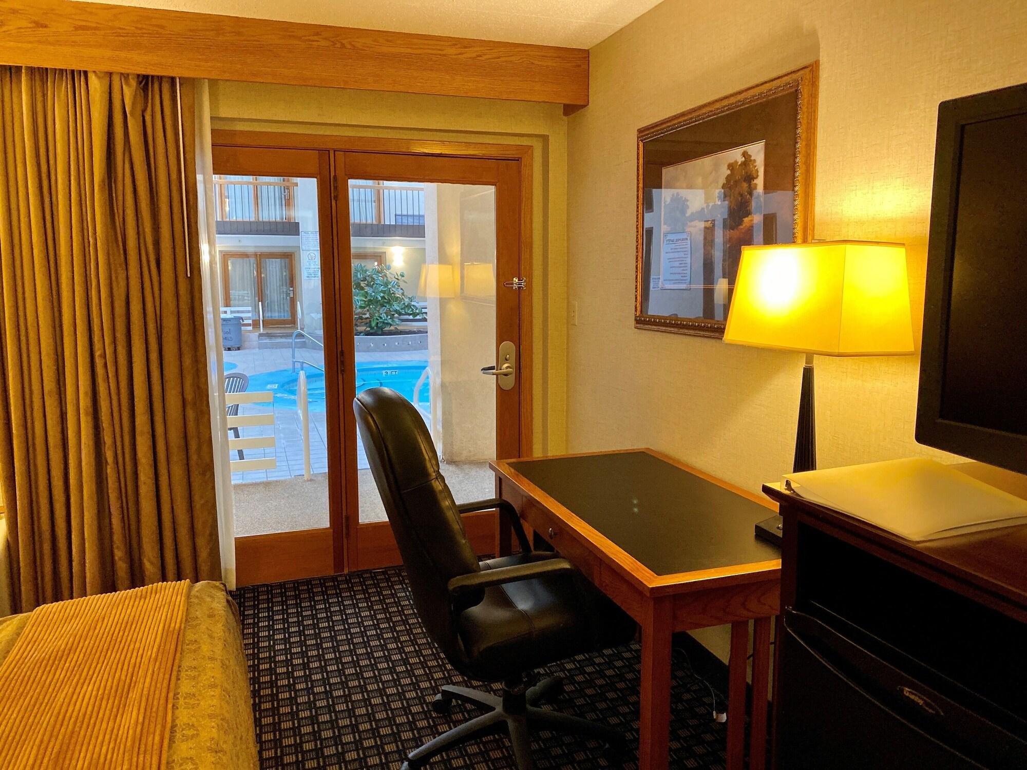 Ramkota Hotel Пиер Екстериор снимка